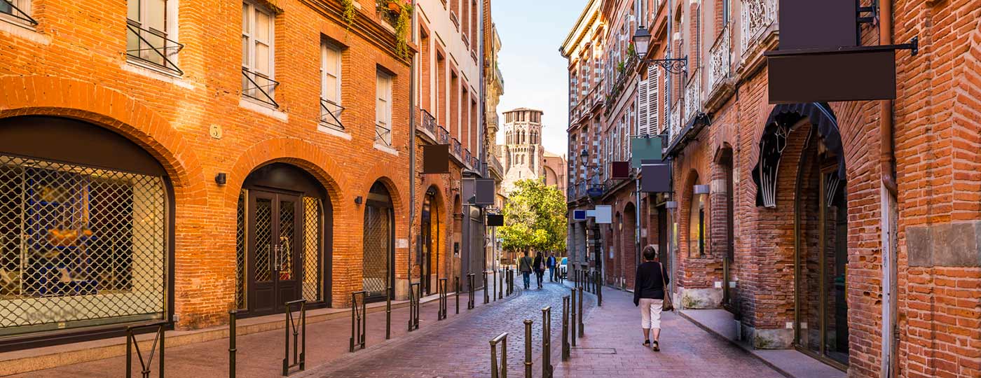 The siren call of the South is beckoning you to a cheap hotel in Toulouse!