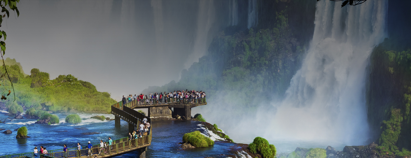 Passarela das Cataratas do Iguaçu, no Paraná