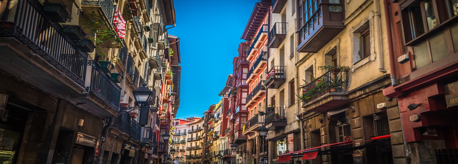 Una de las calles de Bilbao en las que podrás disfrutar de los pintxos